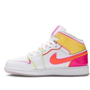Nike Air Jordan 1 Retro Mid Edge Glow Shoes size 5Y